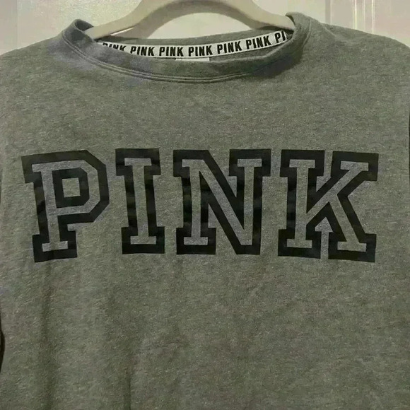 Victoria’s Secret Pink size XS Grey Spellout Logo Crewneck Light Sweater - Picture 2 of 5